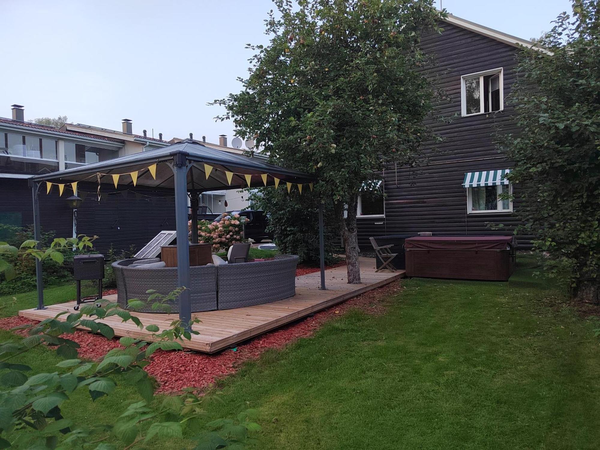 הלסינקי Relax & Recharge - A Unique Suite With A Touch Of Luxury - Hot Tub And Sauna Inspired Decor #Not A Real Sauna# Easy City Access - Direct Train 15 Min To City מראה חיצוני תמונה