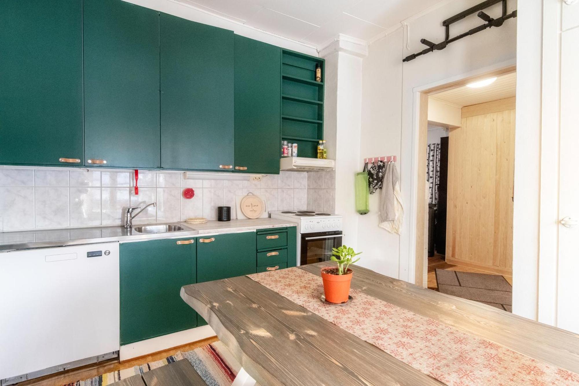 הלסינקי Relax & Recharge - A Unique Suite With A Touch Of Luxury - Hot Tub And Sauna Inspired Decor #Not A Real Sauna# Easy City Access - Direct Train 15 Min To City מראה חיצוני תמונה