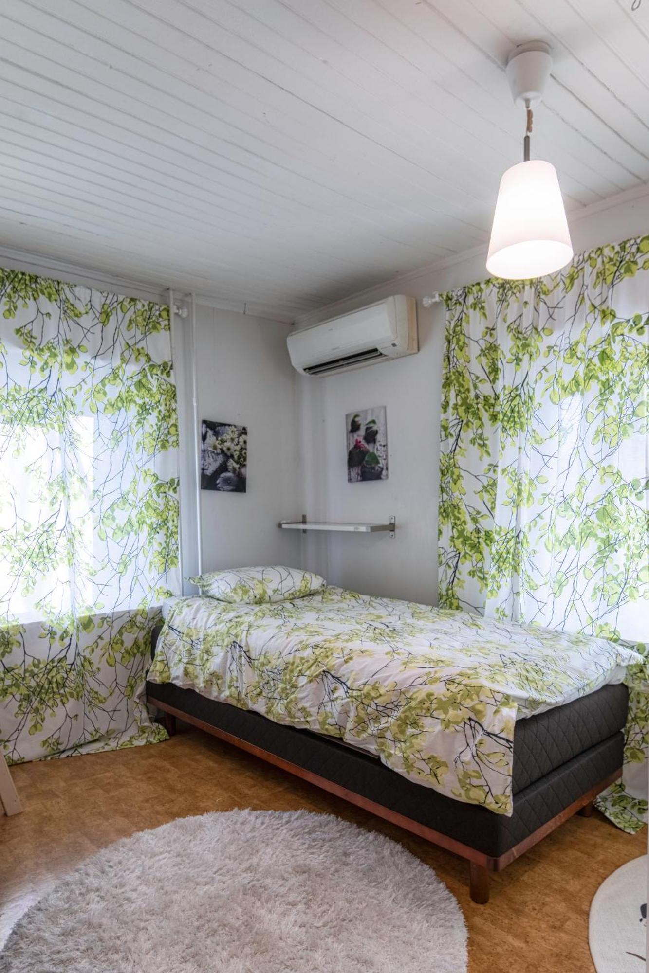 הלסינקי Relax & Recharge - A Unique Suite With A Touch Of Luxury - Hot Tub And Sauna Inspired Decor #Not A Real Sauna# Easy City Access - Direct Train 15 Min To City מראה חיצוני תמונה