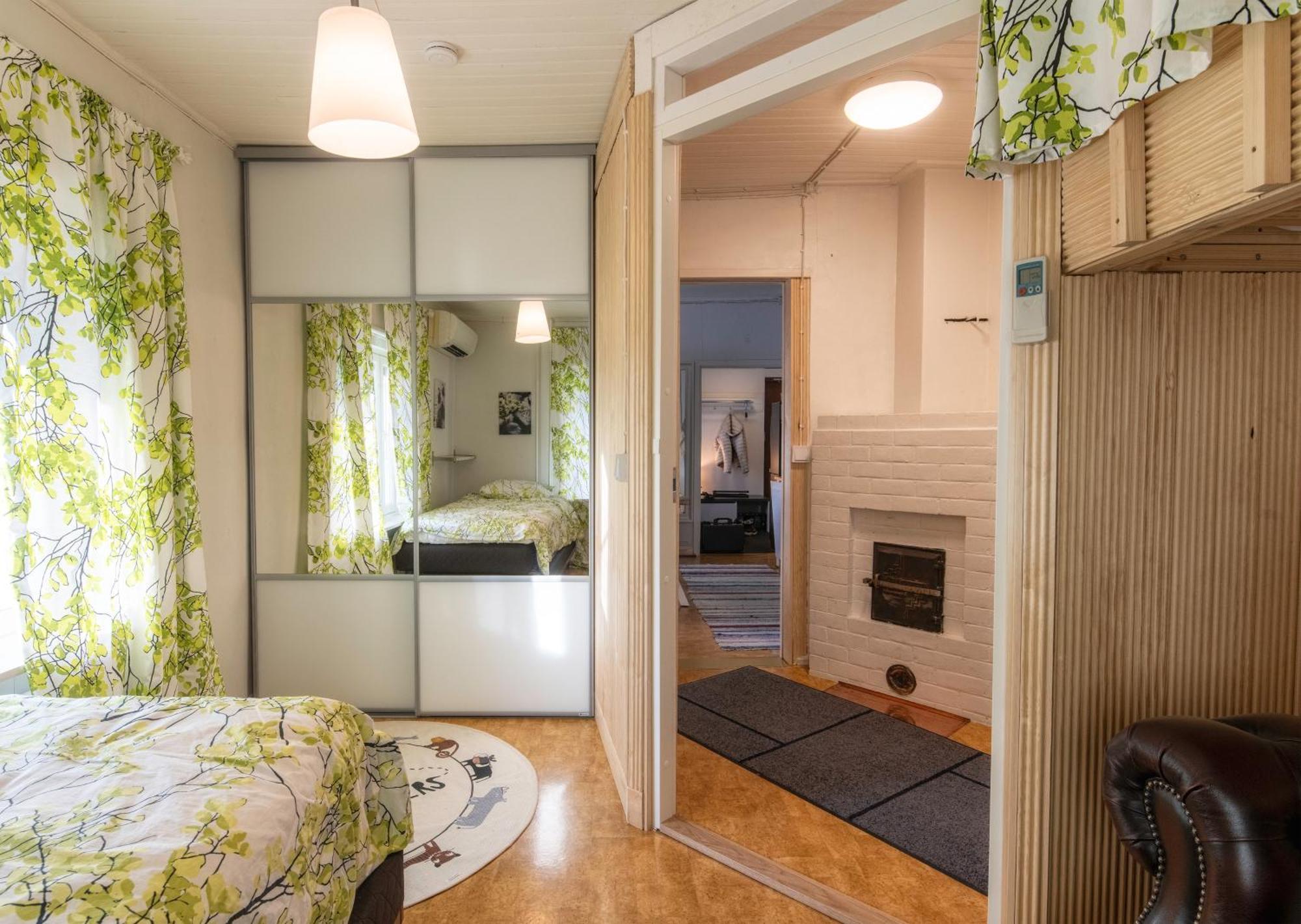 הלסינקי Relax & Recharge - A Unique Suite With A Touch Of Luxury - Hot Tub And Sauna Inspired Decor #Not A Real Sauna# Easy City Access - Direct Train 15 Min To City מראה חיצוני תמונה